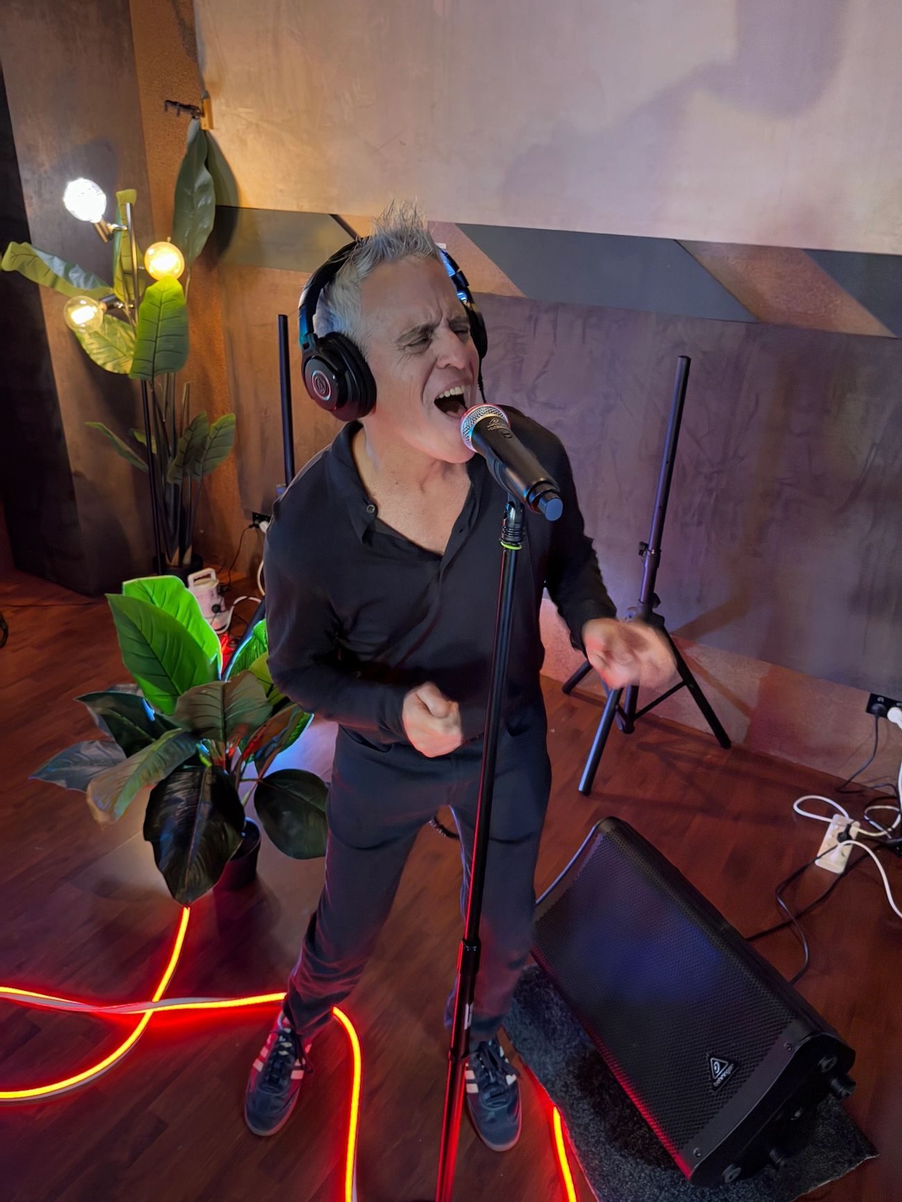 Groove Dr B recording original Australian roots music in the studio